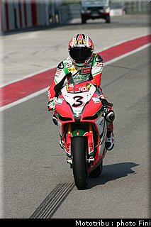 sbk_biaggi_4_test_imola_2010.JPG