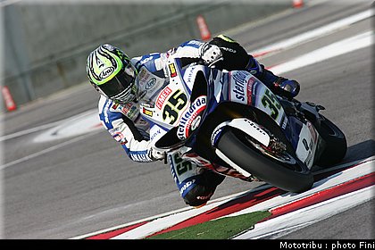 sbk_crutchlow_2_test_imola_2010.JPG
