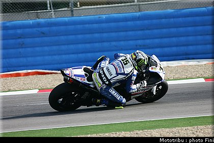 sbk_crutchlow_3_test_imola_2010.JPG