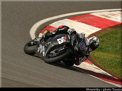 guintoli_1_sbk_test_portimao_janvier_2010_013.jpg