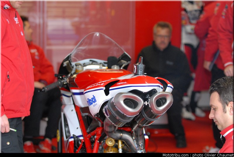 sbk_checa_02_angleterre_donington_2011