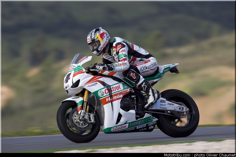 sbk_rea_11_angleterre_donington_2011