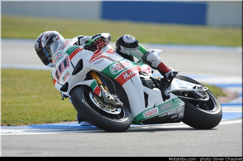 sbk_xaus_1_angleterre_donington_2011