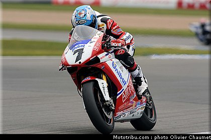 sbk_checa_12_angleterre_donington_2011.jpg