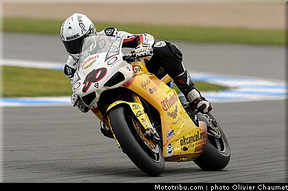 sbk_guintoli_4_angleterre_donington_2011.jpg