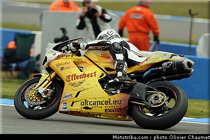sbk_guintoli_5_angleterre_donington_2011.jpg