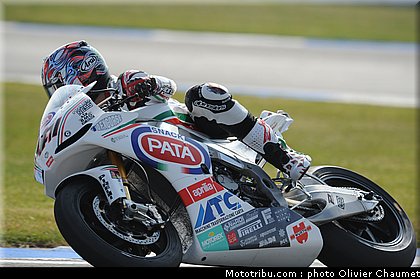 sbk_haga_01_angleterre_donington_2011.jpg