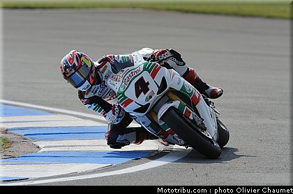 sbk_rea_02_angleterre_donington_2011.jpg