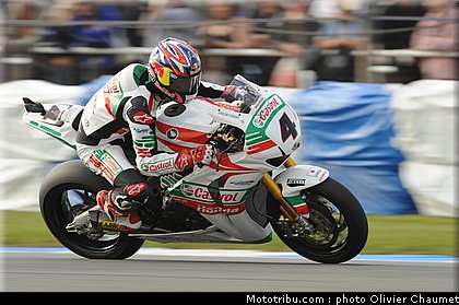 sbk_rea_06_angleterre_donington_2011.jpg