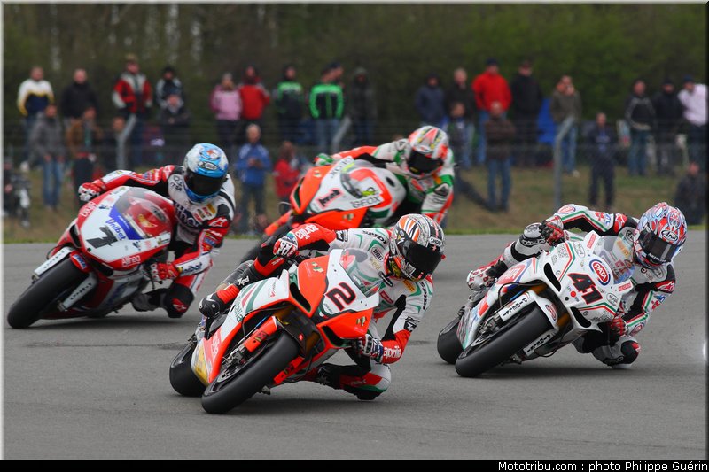 sbk_028_angleterre_donington_2011