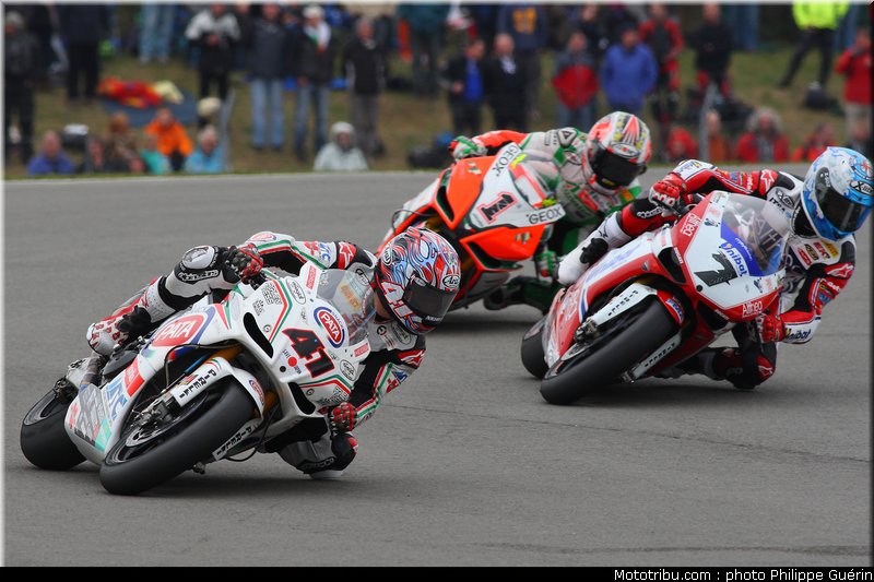sbk_035_angleterre_donington_2011