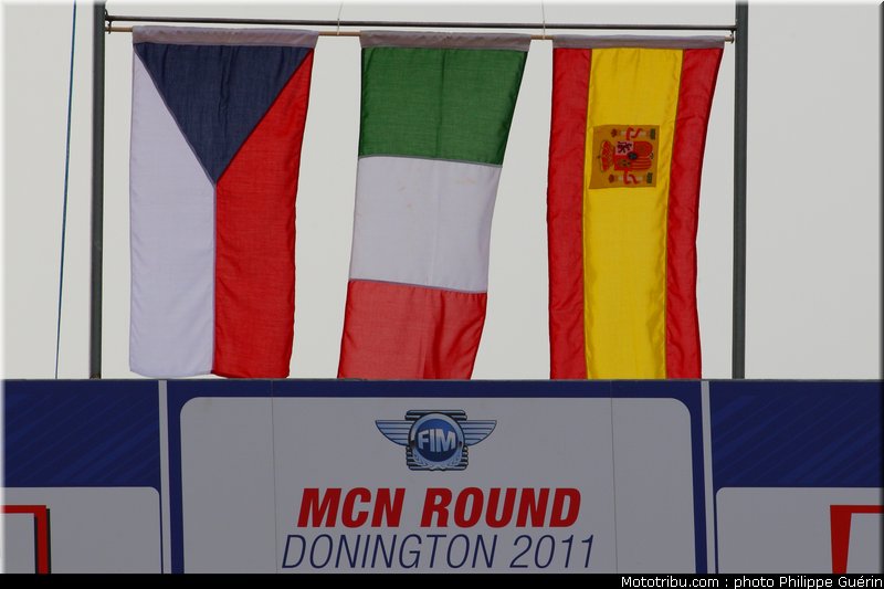 sbk_054_angleterre_donington_2011