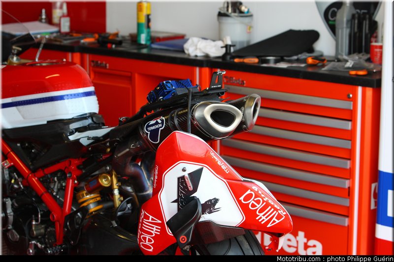 sbk_067_angleterre_donington_2011
