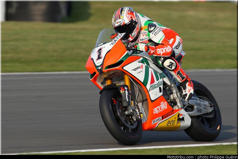 sbk_biaggi_02_angleterre_donington_2011