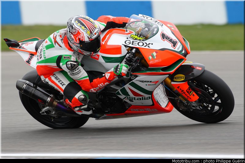 sbk_biaggi_04_angleterre_donington_2011