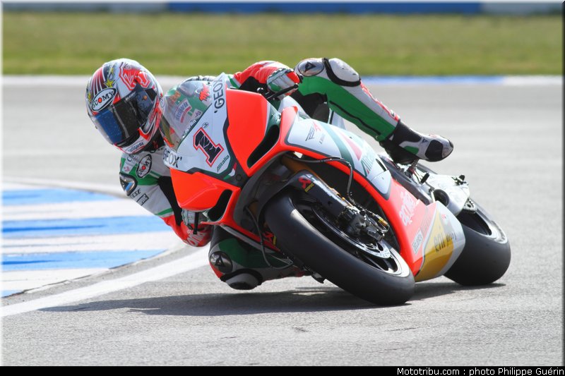 sbk_biaggi_11_angleterre_donington_2011