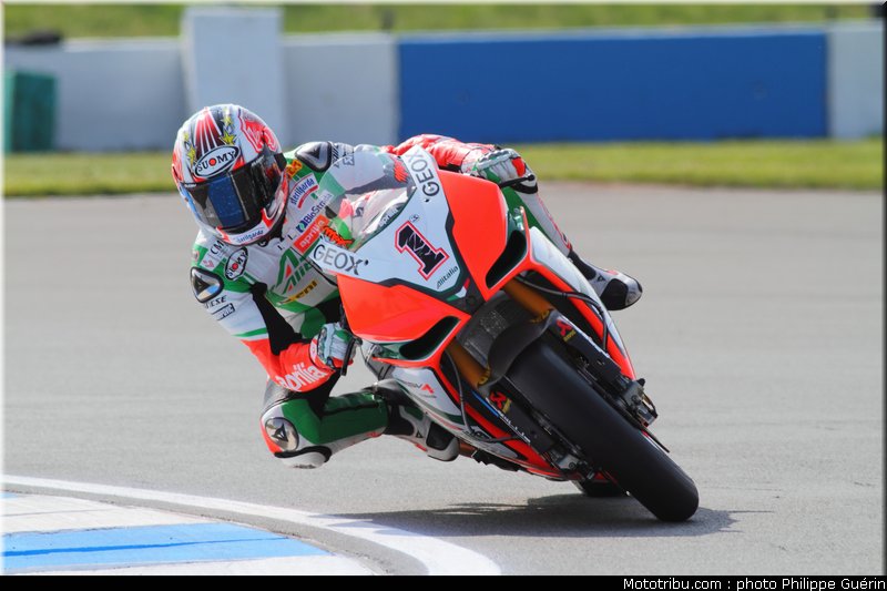 sbk_biaggi_12_angleterre_donington_2011