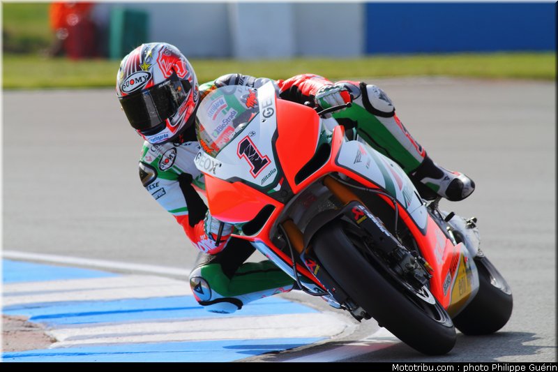 sbk_biaggi_13_angleterre_donington_2011