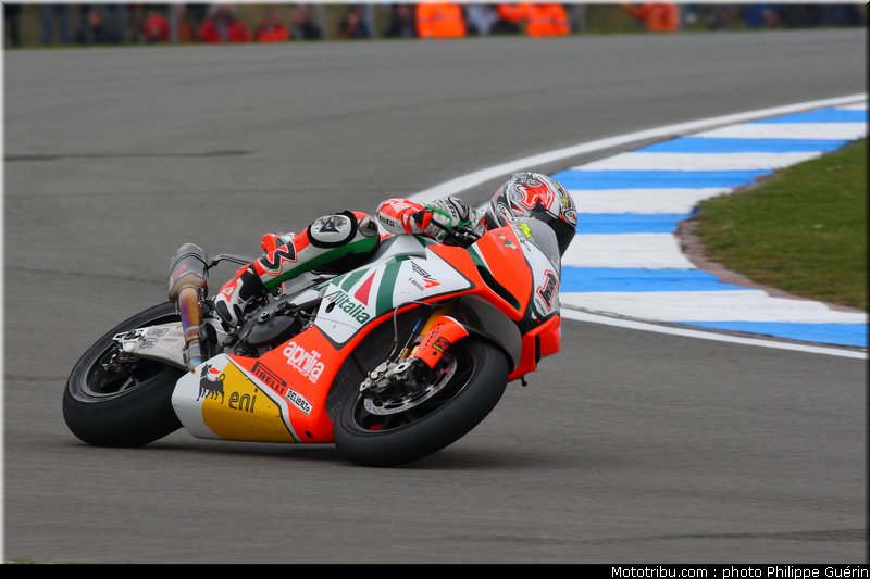 sbk_biaggi_14_angleterre_donington_2011