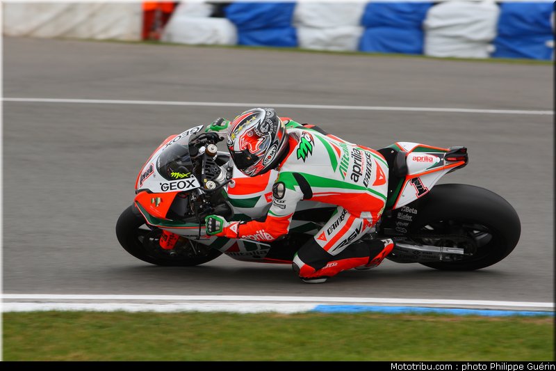 sbk_biaggi_15_angleterre_donington_2011