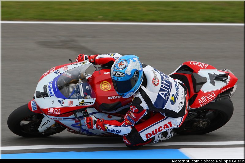 sbk_checa_01_angleterre_donington_2011