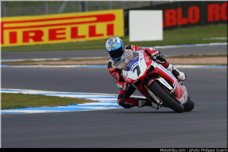 sbk_checa_02_angleterre_donington_2011