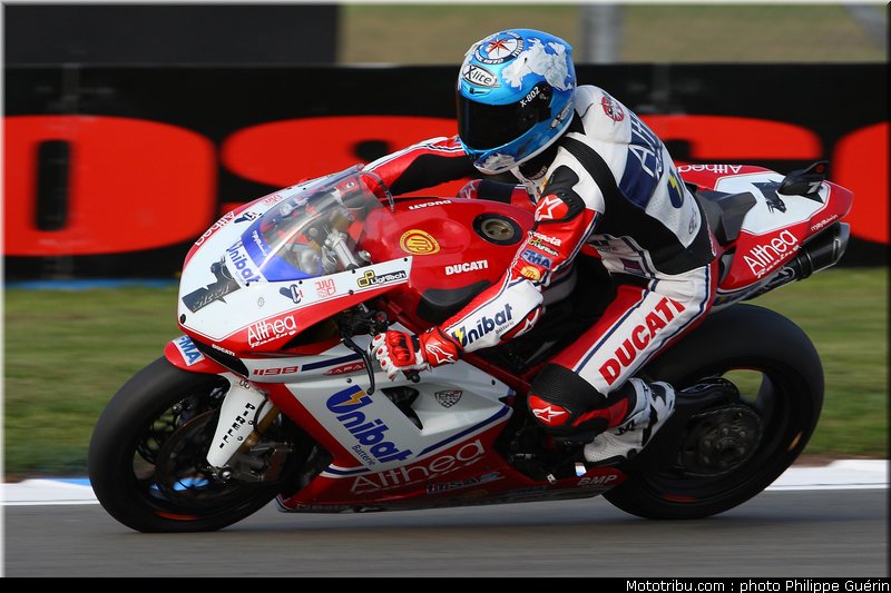 sbk_checa_05_angleterre_donington_2011