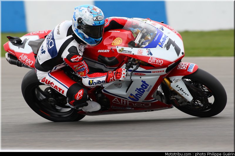 sbk_checa_06_angleterre_donington_2011