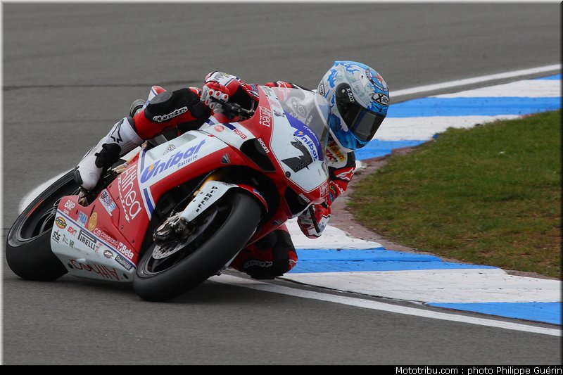 sbk_checa_08_angleterre_donington_2011