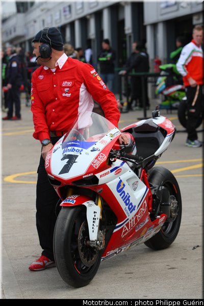 sbk_checa_10_angleterre_donington_2011
