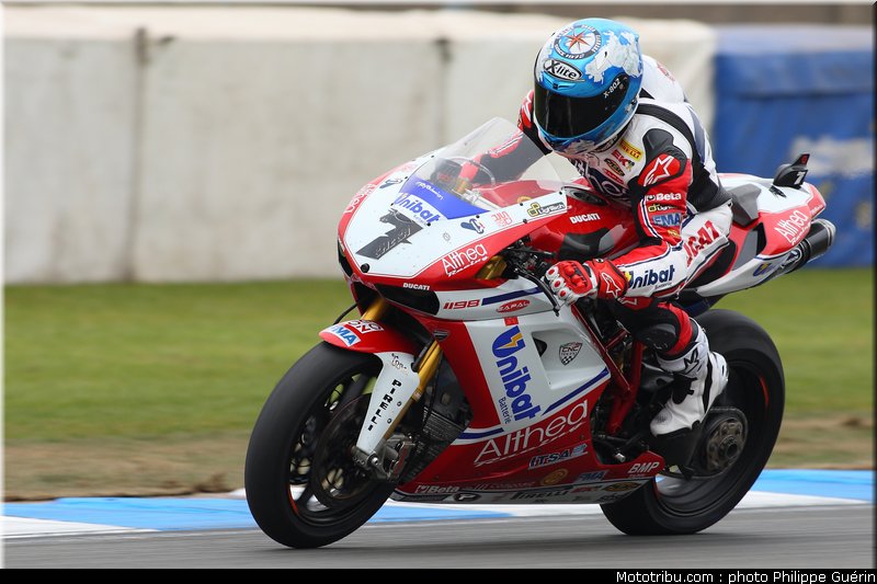 sbk_checa_18_angleterre_donington_2011