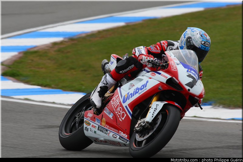 sbk_checa_23_angleterre_donington_2011