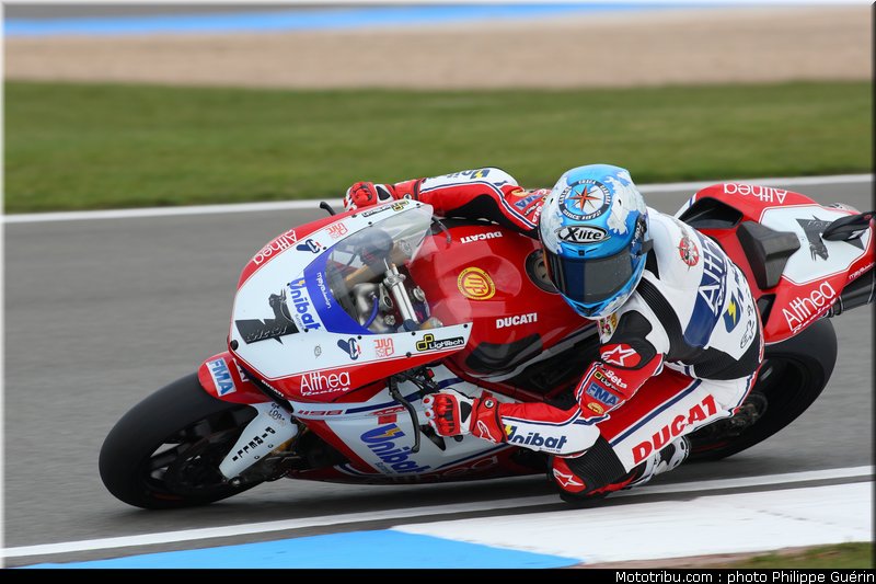 sbk_checa_24_angleterre_donington_2011