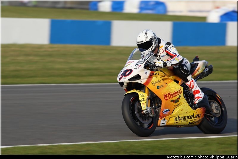 sbk_guintoli_02_angleterre_donington_2011