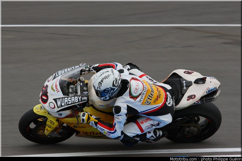 sbk_guintoli_04_angleterre_donington_2011