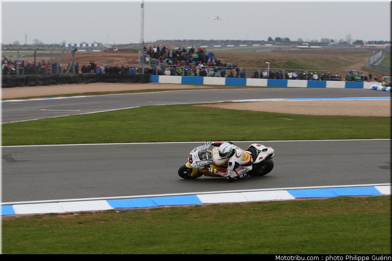 sbk_guintoli_19_angleterre_donington_2011