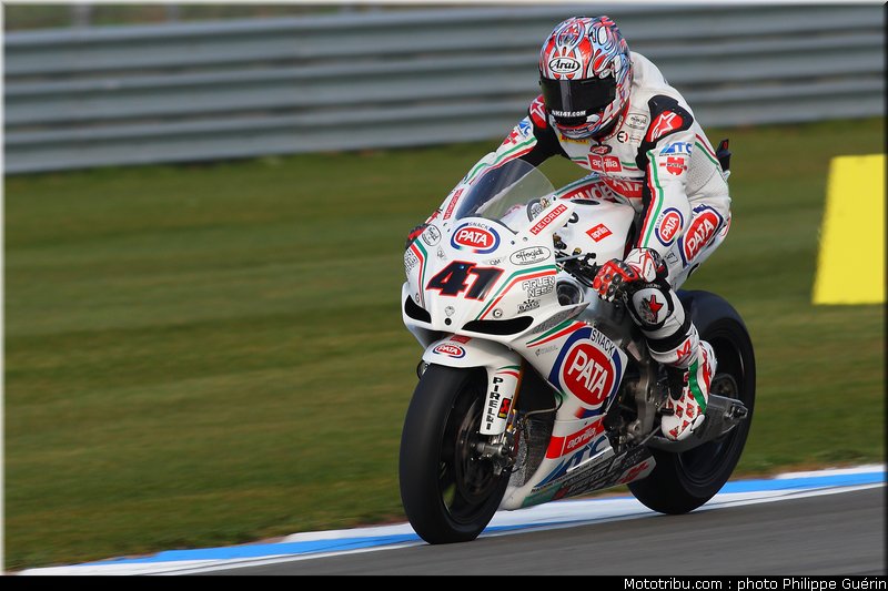 sbk_haga_03_angleterre_donington_2011