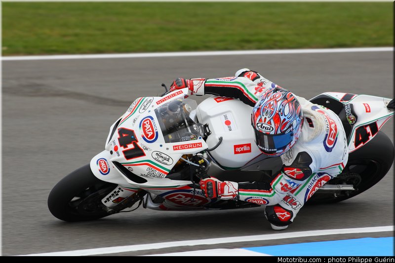 sbk_haga_15_angleterre_donington_2011