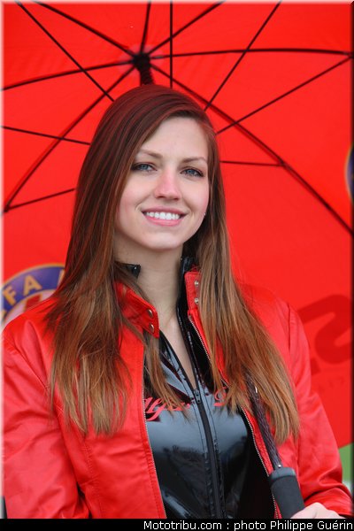 sbk_pitbabes_07_angleterre_donington_2011