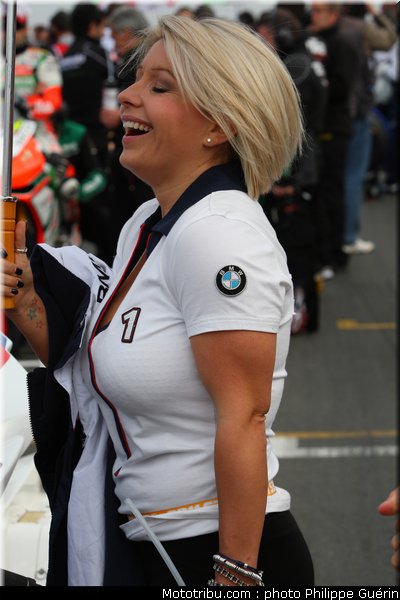 sbk_pitbabes_16_angleterre_donington_2011
