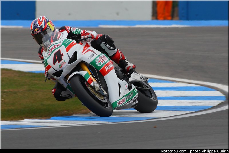 sbk_rea_11_angleterre_donington_2011