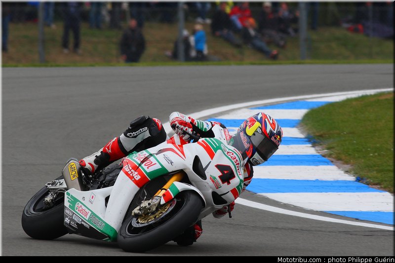 sbk_rea_12_angleterre_donington_2011