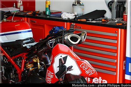 sbk_067_angleterre_donington_2011.JPG