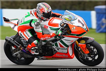 sbk_biaggi_03_angleterre_donington_2011.JPG