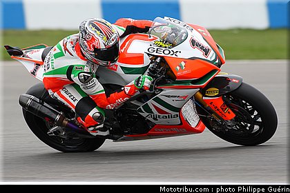 sbk_biaggi_04_angleterre_donington_2011.JPG