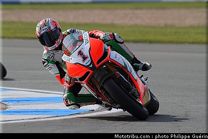sbk_biaggi_10_angleterre_donington_2011.JPG