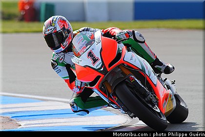 sbk_biaggi_13_angleterre_donington_2011.JPG