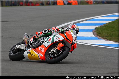 sbk_biaggi_14_angleterre_donington_2011.JPG