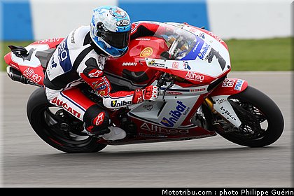 sbk_checa_06_angleterre_donington_2011.JPG
