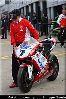 sbk_checa_10_angleterre_donington_2011.JPG